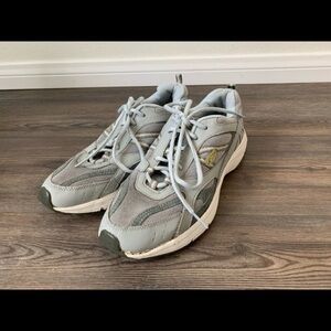 Dr. Scholl’s shoes